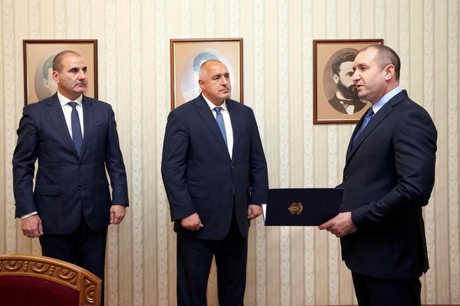 Prezidentat rumen radev vrachva mandat za sastavyane na pravitelstvo na gerb
