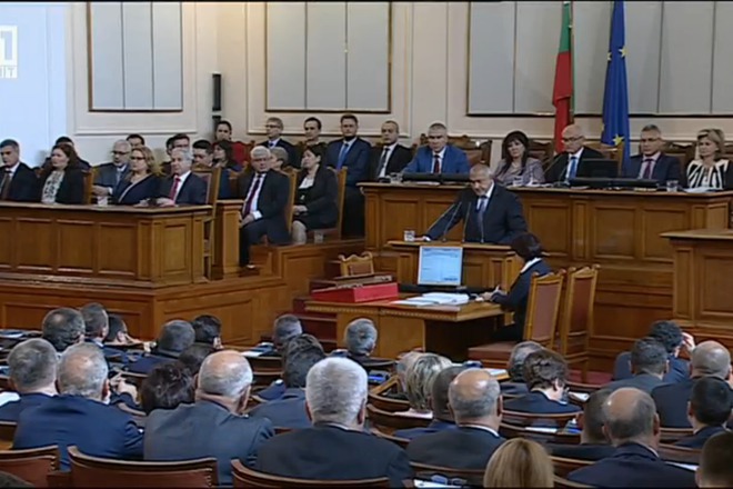 Boyko borisov predstavya pred parlamenta proekta za ministerski savet