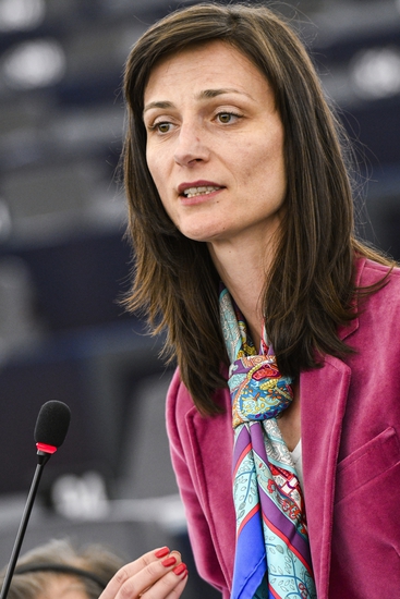 Мария Габриел в Европарламента в Страсбург