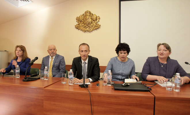 Министър Вълчев представя плановете си за развитие на образованието