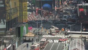 Кола се вряза в пешеходци на "Таймс Скуеър" в Ню Йорк