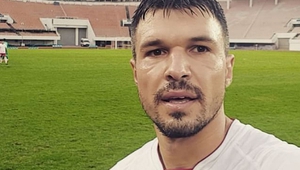 Валери Божинов на стадиона на "Гуанджоу Евъргранд" в Китай