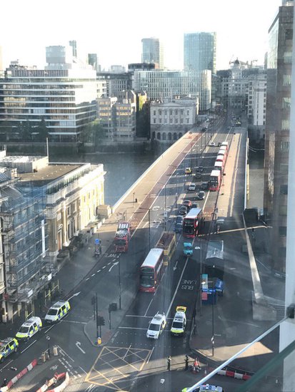 Лондонският мост на сутринта след нападението от 3 юни 2017 г.