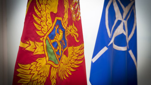 Знамената на Черна гора и НАТО