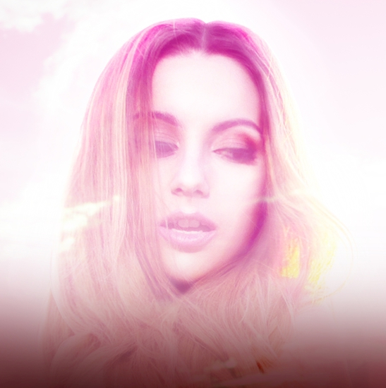 Михаела Маринова върху обложката на сингъла "Един срещу друг"