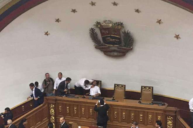Gnevna talpa nahlu v parlamenta na venetsuela