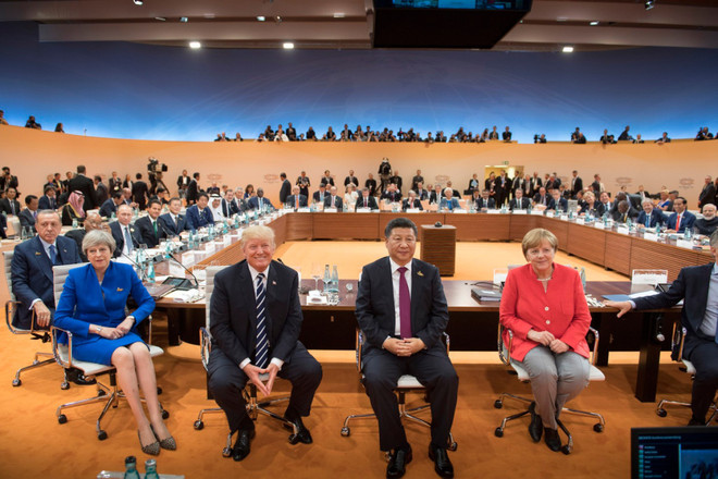 Лидерите на Г20 около кръглата маса