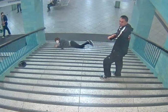 Nepoznat rita patnik v berlinskoto metro