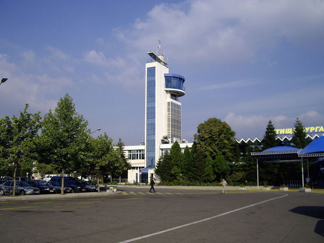 Паркингът на летище Бургас
