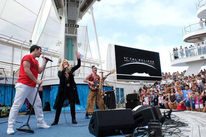 Boni taylar i dzho dzhonas peyat za zatamnenieto