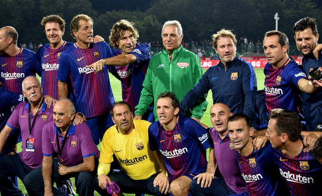 Стоичков доведе легенди на "Барселона" за мач в Стара Загора