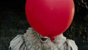 Клоунът с червения балон от "То" (2017)