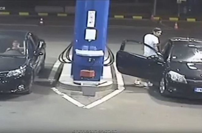 На бензиностанция не се пуши!