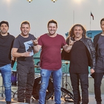 Асен Блатечки с музикантите от "Б.Т.Р."