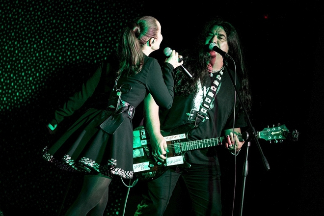 Irina florin pee tsvyat lilav sas zvezdi ot ahat