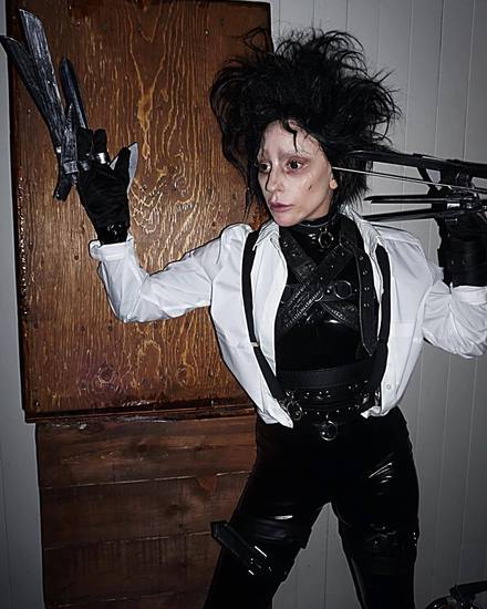 Лейди Гага като Едуард Ножиците