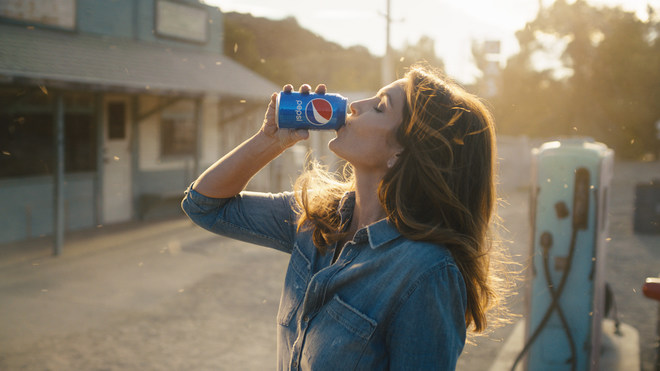 Синди Крофърд в нова реклама на "Пепси"