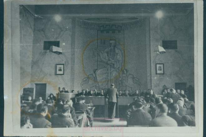 Parvi sastav na narodniya sad v sofiya po vreme na zasedanie