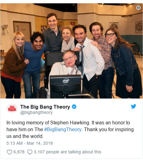 Стивън Хокинг с актьорите от "Теория за големия взрив"
