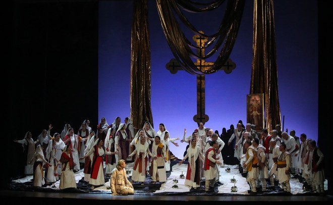 Масова сцена от операта "Янините девет братя"