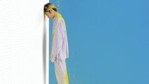Кристиан Костов върху обложката на Shower Thoughts
