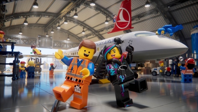 Героите на "ЛЕГО: Филмът" в реклама за Турските авиолинии