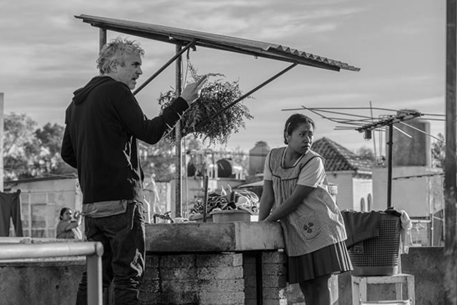 Alfonso kuaron na snimachnata ploshtadka na roma