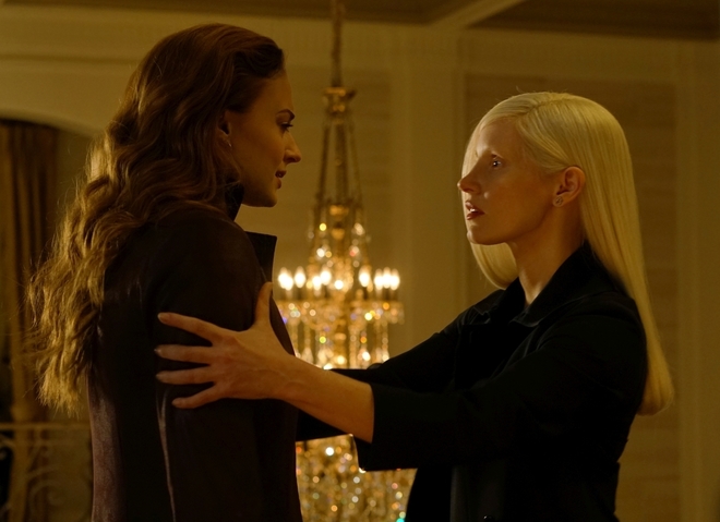 Джесика Частейн и Софи Търнър в "X-Men: Тъмният феникс"