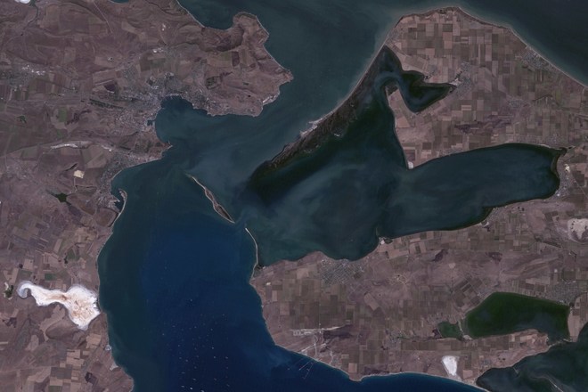 Kerchenskiyat protok satelitna snimka 2011 g