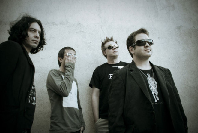 Явор Захариев (крайният вдясно) с "Гравити ко."