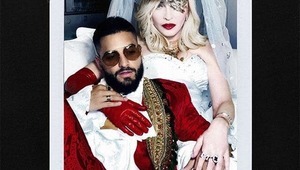 Мадона и Малуми на обложката за "Меделин"