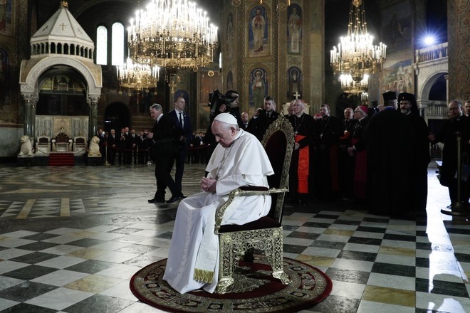 Tihata molitva na papa frantsisk v sv aleksandar nevski
