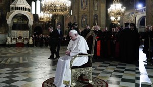 Тихата молитва на папа Франциск в "Св. Александър Невски"