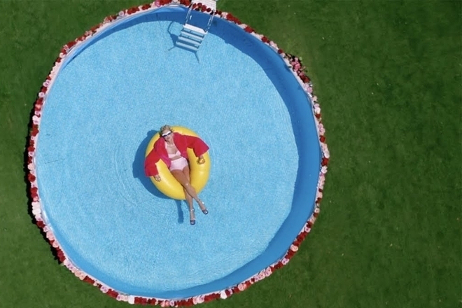 Teylar suift v klipa si you need to calm down