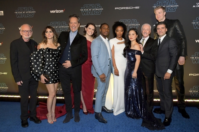 Aktyorite ot mezhduzvezdni voyni vazhodat na skayuokar