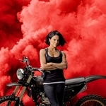 Мишел Родригес на плакат за "Бързи и яростни 9"