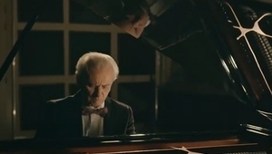 На рояла - проф. Виктор Чучков