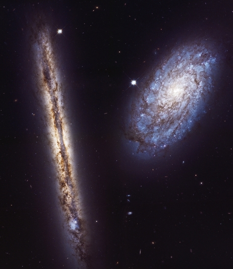 "Хъбъл", 2017 г.: Двойка спираловидни галактики