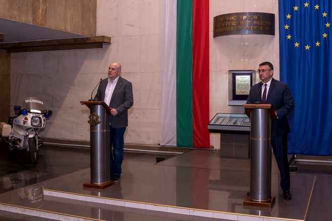 Glavniyat prokuror i vatreshniyat ministar na brifing v mvr