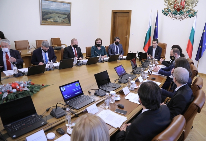 Първото заседание на новия Министерски съвет, 14 декември 2021 г.