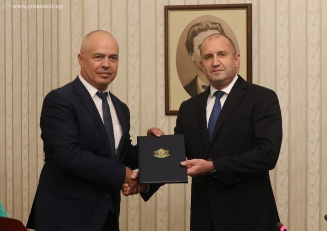 Румен Радев връчва третия мандат на Георги Свиленски от БСП