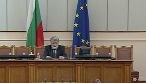 Вежди Рашидов води първото заседание на парламента