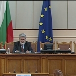 Вежди Рашидов води първото заседание на парламента