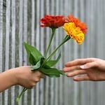 Направи добро на непознат